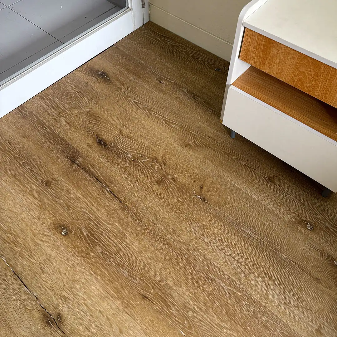 3. DURAMAX-BRAZILIAN ELM Lantai Indoor Duramax