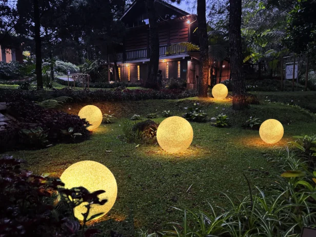 MARS by Ellogrin, Bola Lampu Unik yang Lagi Hits Dipakai Influencer
