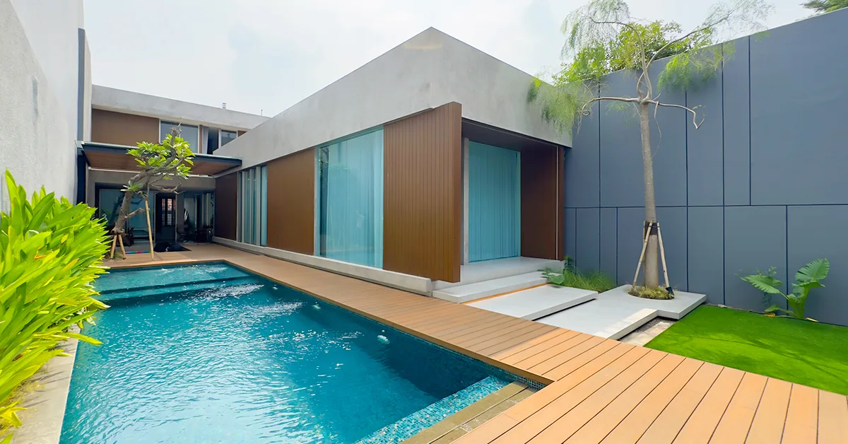 Kenapa banyak orang memilih Conwood untuk area outdoor rumah? Simak alasan utamanya, dari tampilan natural, ketahanan, hingga hasil akhir yang lebih rapi.